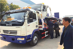 淮安汽车道路救援拖车价格